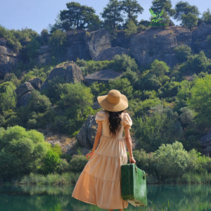 Green Simple Classic Travel Blog Pinterest Pin